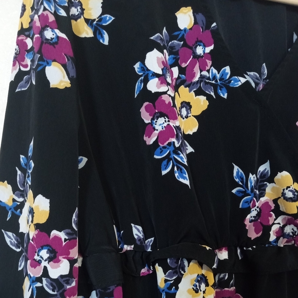 Isabel maternity by Ingrid & Isabel floral ruffle black V-neck maternity blouse - Picture 8 of 11